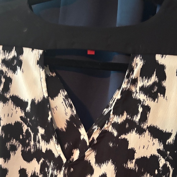 Stylish Black and White Peplum Women's Top Saks Fifth Avenue - Picture 6 of 7